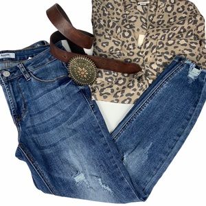 KENSIE Crop Distressed jeans. SZ 0